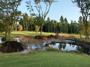 広く攪拌している画像