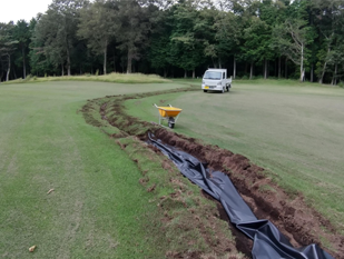 防水シート敷設の画像