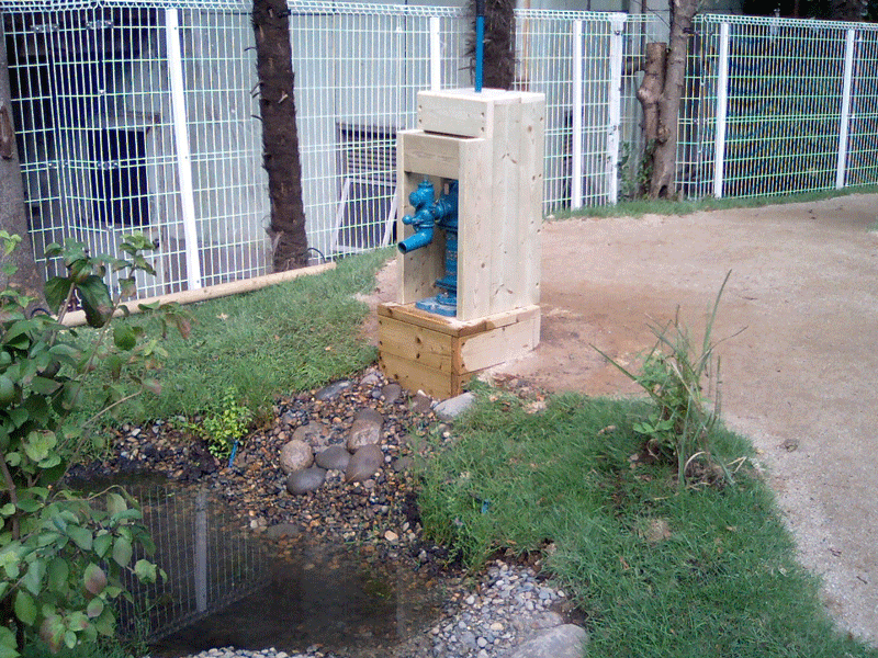 赤羽幼稚園ビオトープ 井戸ポンプ