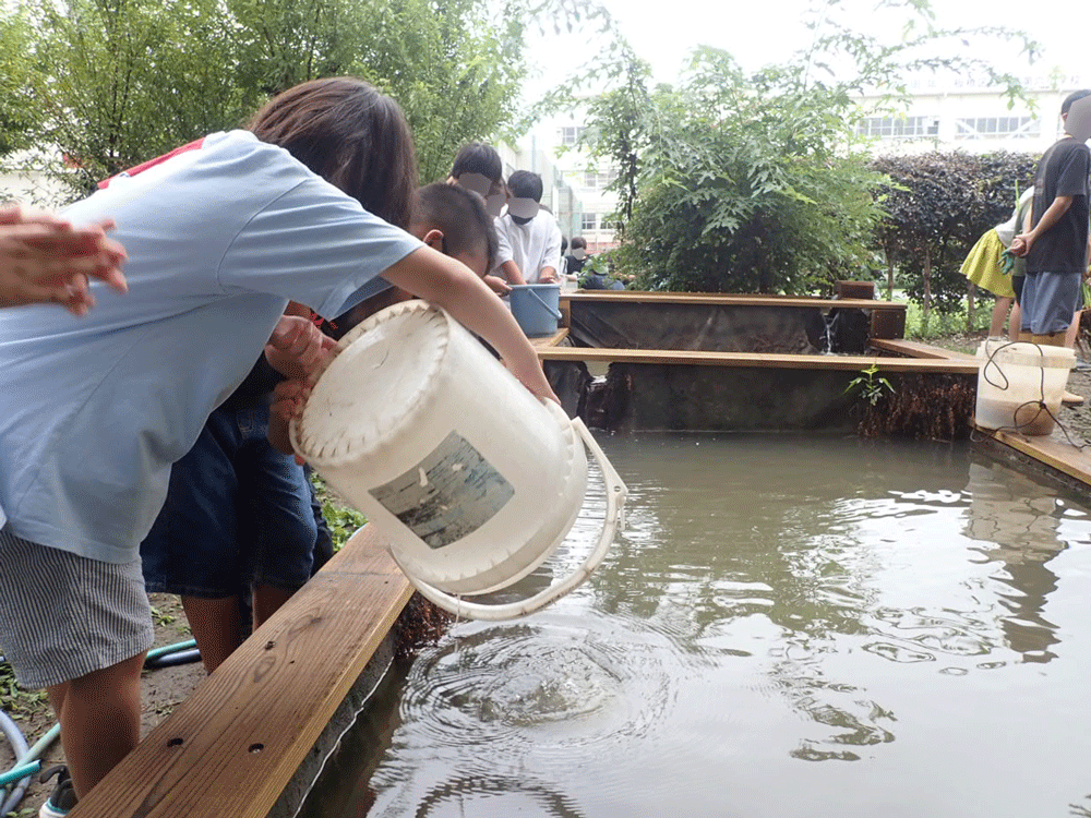 植栽授業の様子